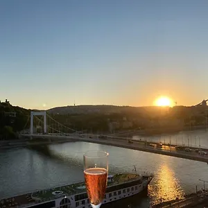  Apartamento Riverside Flat With King Castle View Hungría